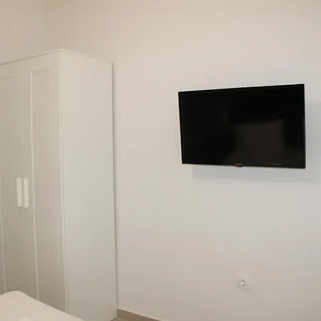Themis 16 Apartment *