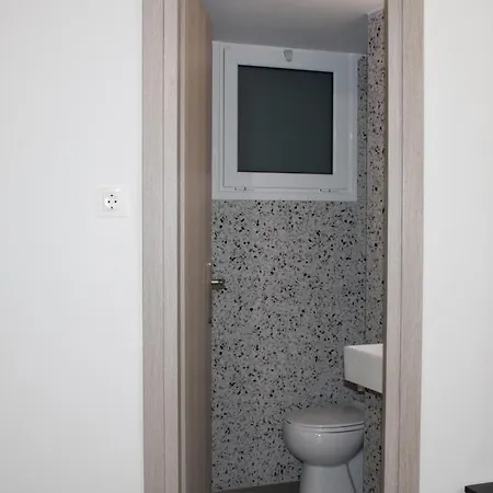 Apartment Themis 16 *